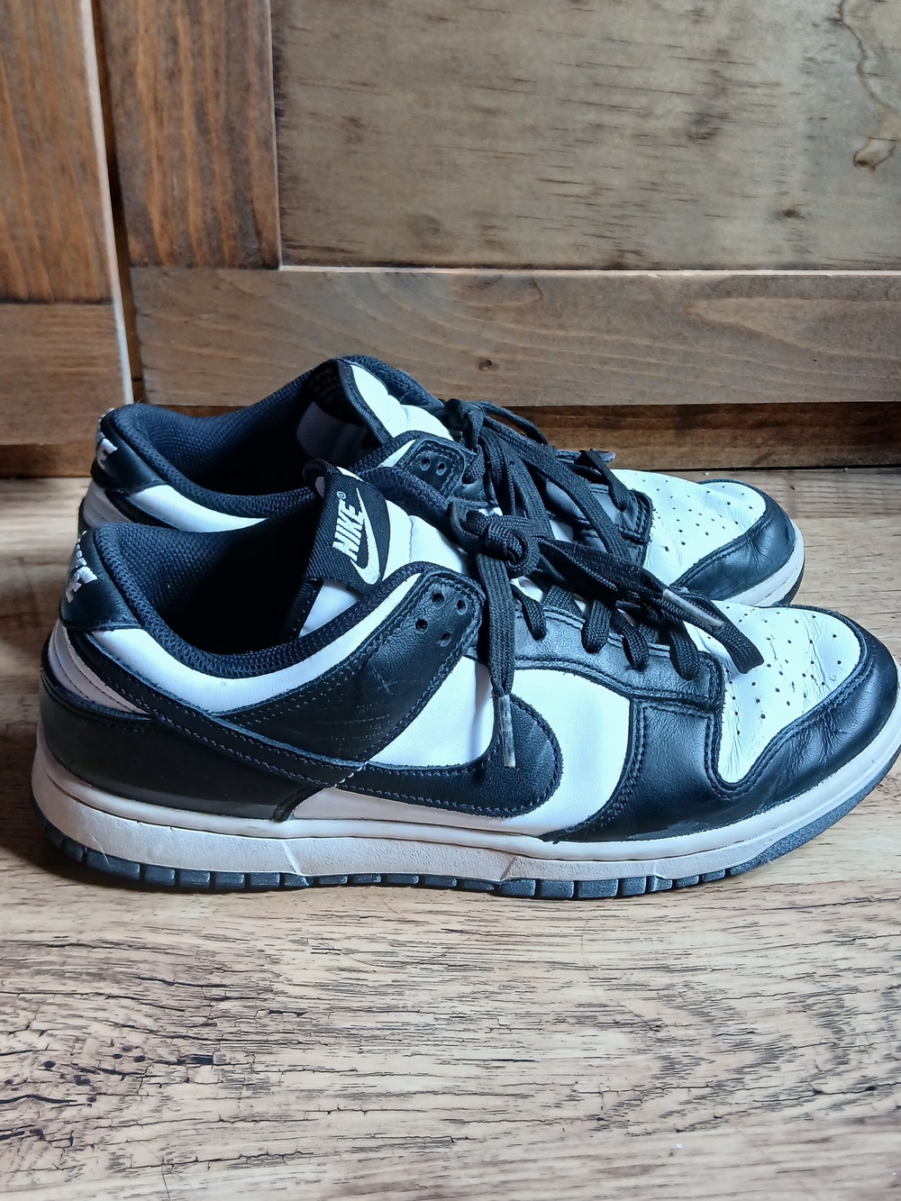 Nike Men’s Black & White Low-Top Sneakers